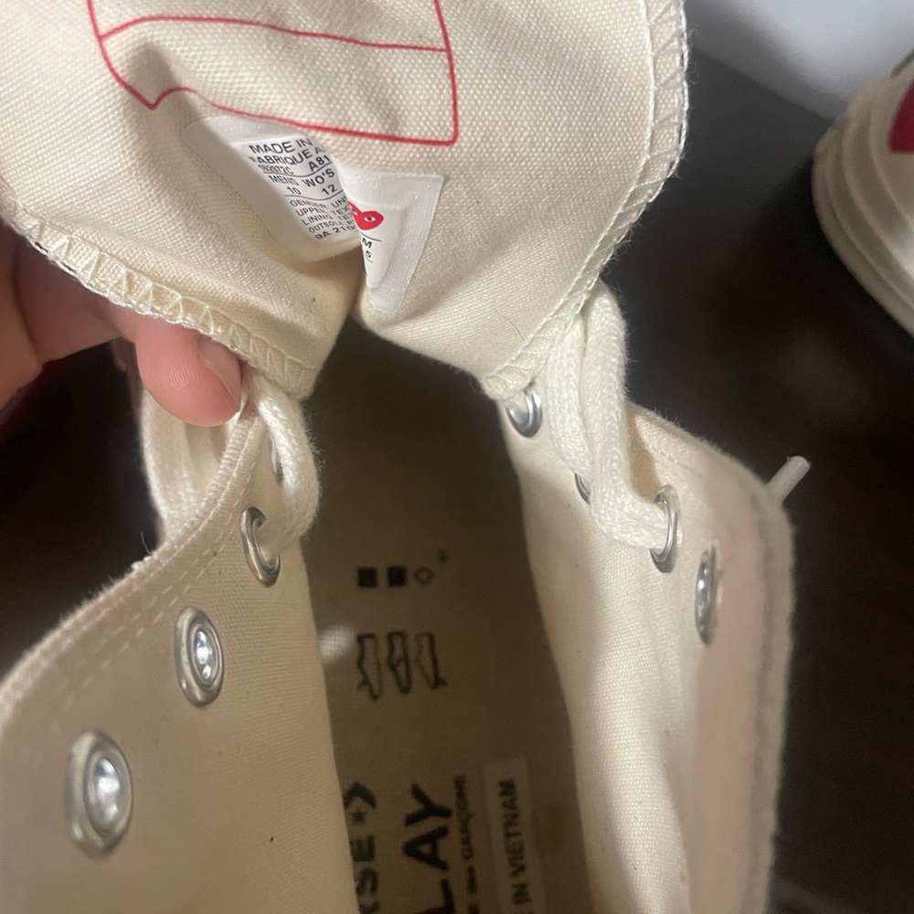 Converse - Picture 2 of 4